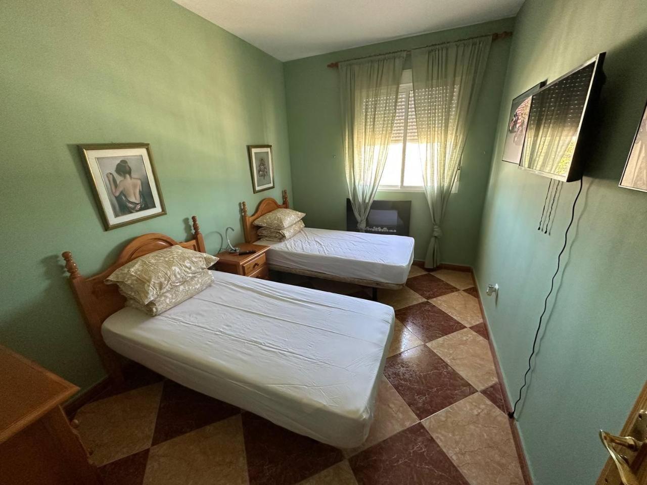 Moto Groot Homestay *